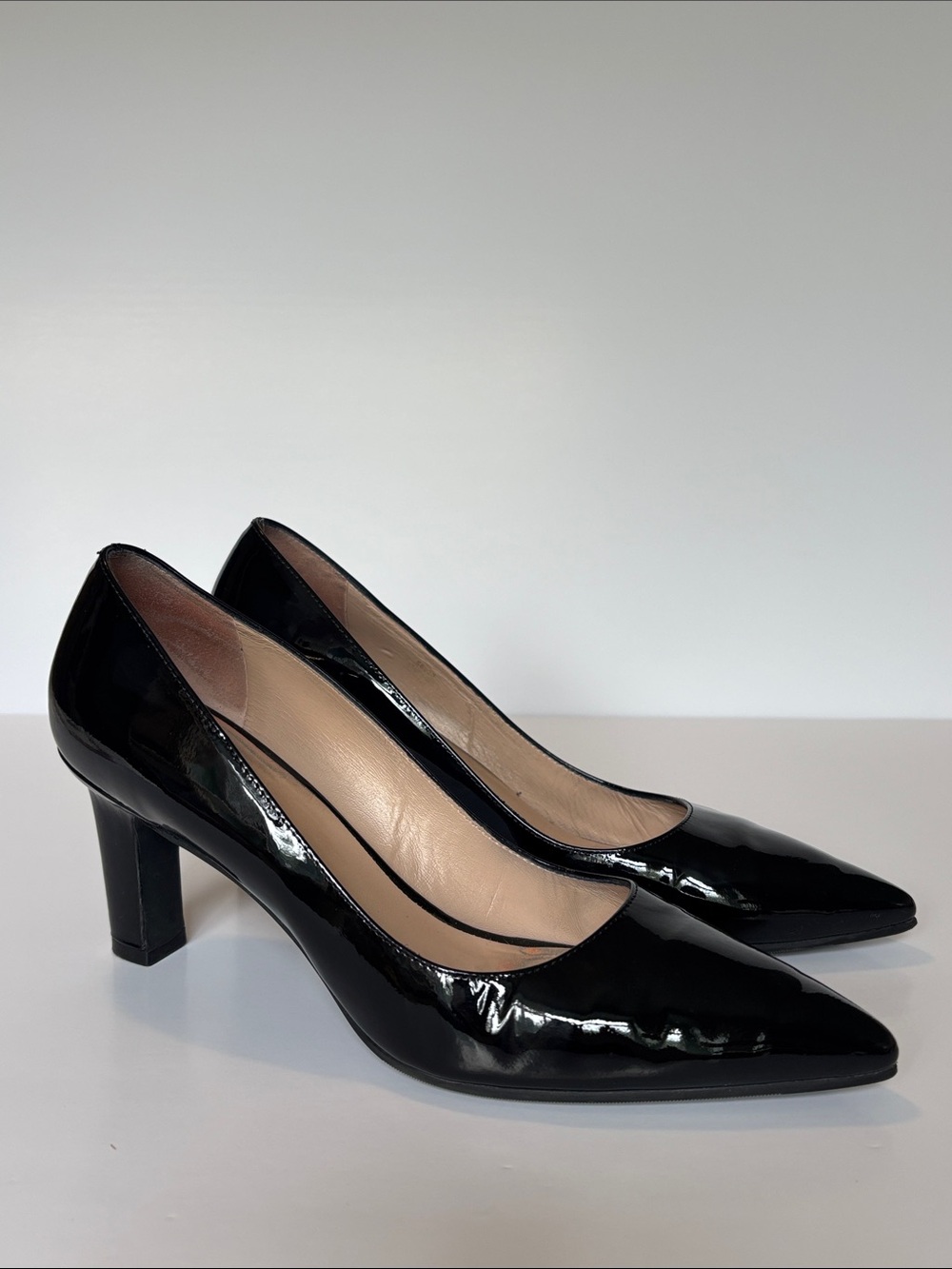 Stuart Weitzman Black Patent Leather Pointed Toe Pumps (Size 7.5)